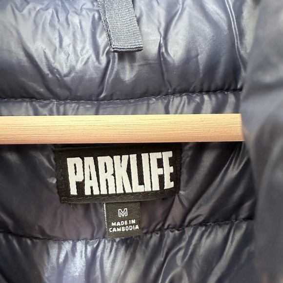 Aritzia Parklife Puffer Vest - Picture 3 of 7